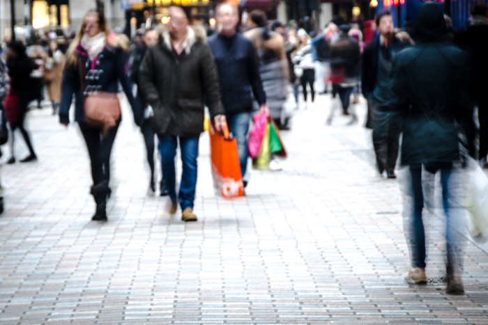 Wet Weather keeps UK Shoppers Away High Street Over Easter