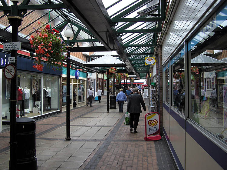 “High Alert” For UK Retail Sector Due To Company Insolvency Rates